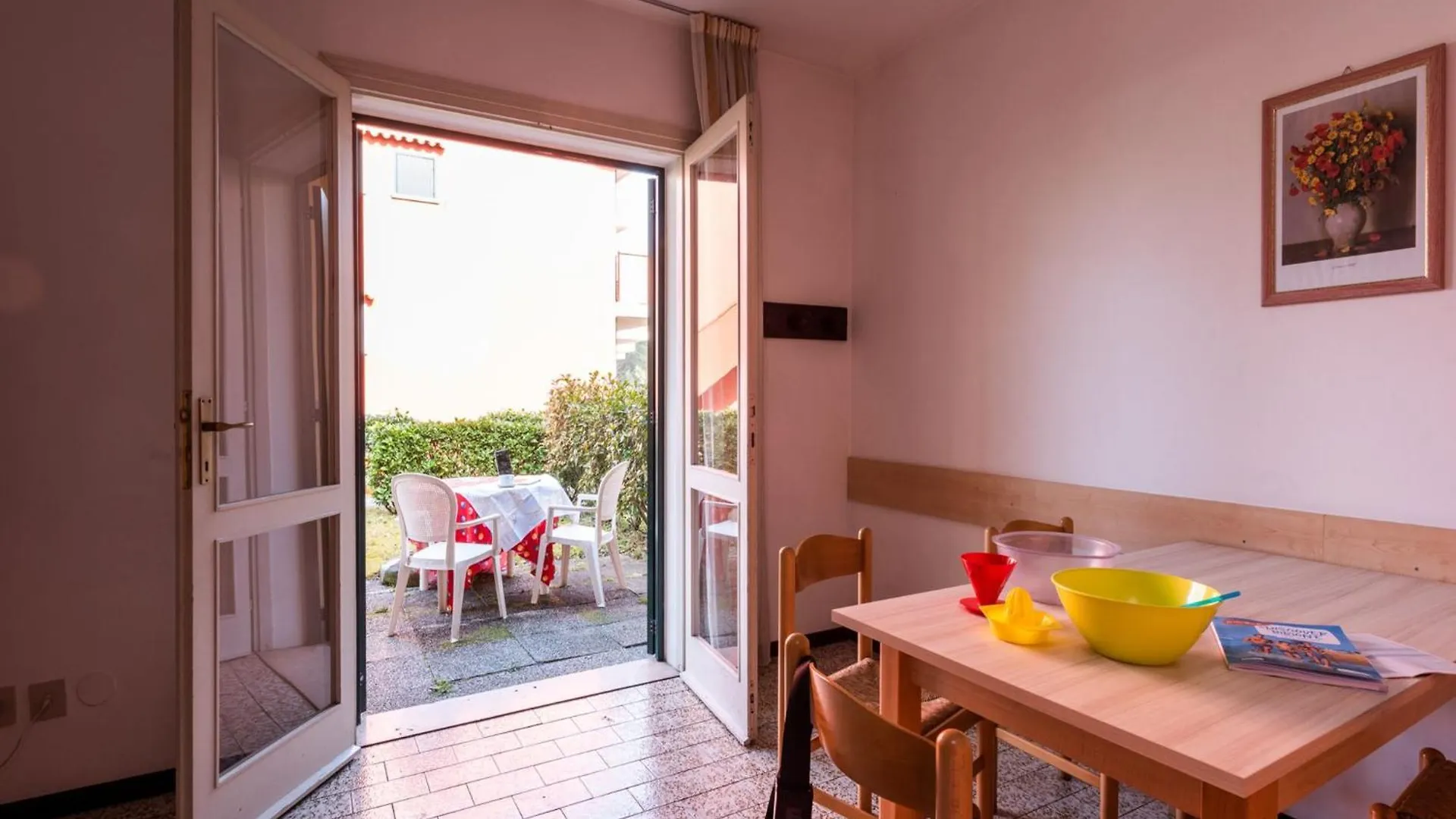 Charming Townhouse With Garden And Pool Apartment Bibione